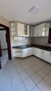 Casa de Condomínio Para Vender com 4 suítes