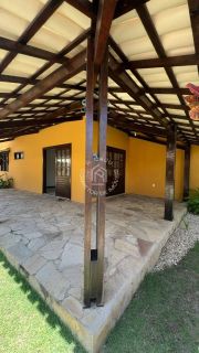 Casa de Condomínio Para Vender com 4 suítes