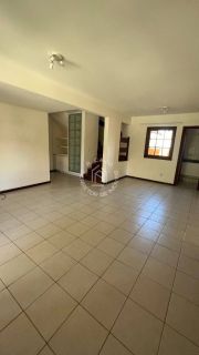 Casa de Condomínio Para Vender com 4 suítes