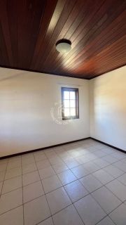 Casa de Condomínio Para Vender com 4 suítes