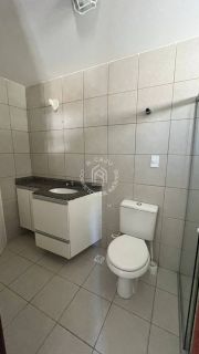 Casa de Condomínio Para Vender com 4 suítes