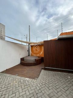 Casa Para Alugar com 3 quartos 1 suítes no bairro Praia do Francês
