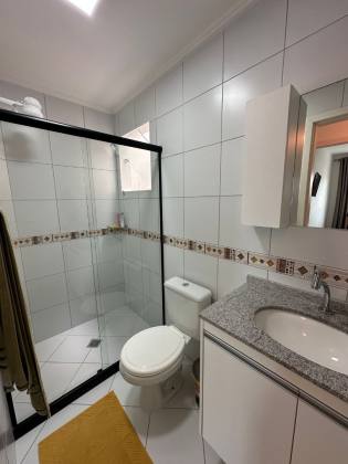 Conforto e Brisa do Mar: Apartamento Nascente com 2 Quartos a 300m da Praia