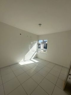 Casa à Venda no Condomínio Lagos do Francês com Conforto e Segurança