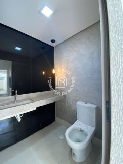 Oportunidade  – Casa com 3 Quartos, Piscina e Garagem