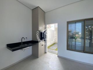 Oportunidade  – Casa com 3 Quartos, Piscina e Garagem