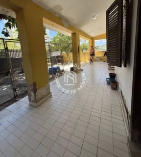 OPORTUNIDADE !  Casa Para Vender com 5 quartos sendo 4 suítes  em Maceió