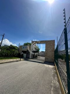 Casa de Condomínio Para Vender com 2 quartos 1 suítes