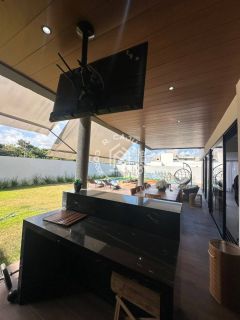 OPORTUNIDADE ! Casa de Condomínio Para Vender com 4 quartos 4 suítes