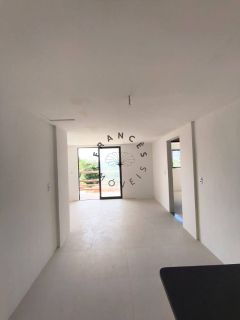 Apartamento Novo de 2 Quartos com Varanda e Piso em Porcelanato no Residencial Camurupim | Praia do Francês