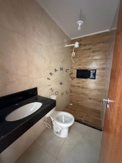 Casa Nascente com 2 Quartos (1 Suíte) no Trevo do Francês