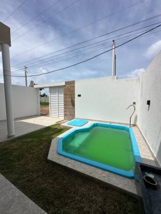 Casa com Piscina à Venda na Praia do Francês
