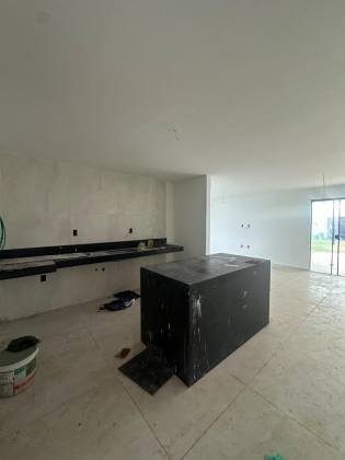 Casa de 150m² em Lote Raro de 450m² na Praia do Francês – Espaço e Lazer Únicos!