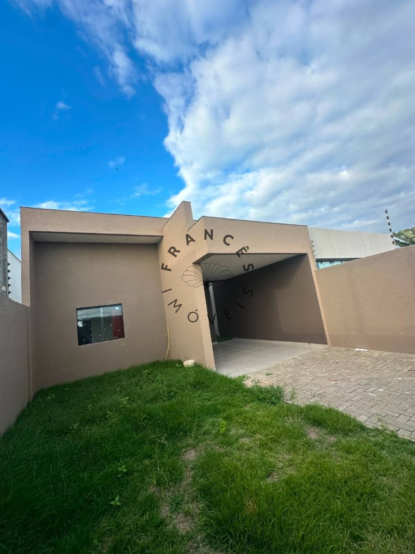 Casa Moderna de 3 Quartos (1 Suíte) em Rua Calçada na Praia do Francês | Amplo Quintal por R$ 520.000,00