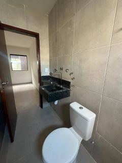 Casa Moderna de 3 Quartos (1 Suíte) em Rua Calçada na Praia do Francês | Amplo Quintal por R$ 550.000,00