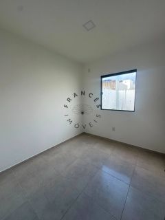 Casa Moderna de 3 Quartos (1 Suíte) em Rua Calçada na Praia do Francês | Amplo Quintal por R$ 550.000,00