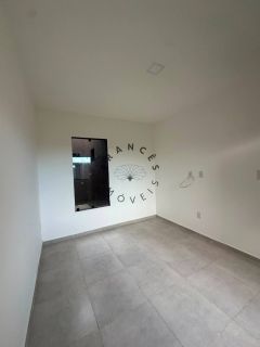Casa Moderna de 3 Quartos (1 Suíte) em Rua Calçada na Praia do Francês | Amplo Quintal por R$ 550.000,00