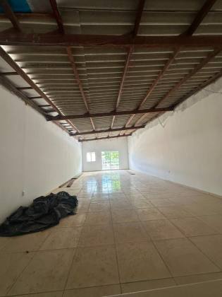 Oportunidade Única em Marechal Deodoro: Prédio Comercial e Residencial no Bairro Poeira