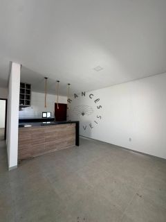 Excelente Casa com Ampla Área de Lazer, 3 quartos, piscina e Vaga para 10 Carros