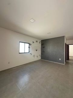 Excelente Casa com Ampla Área de Lazer, 3 quartos, piscina e Vaga para 10 Carros