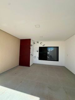 Excelente Casa com Ampla Área de Lazer, 3 quartos, piscina e Vaga para 10 Carros