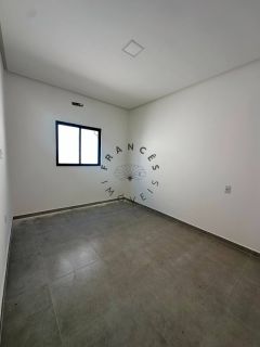 Excelente Casa com Ampla Área de Lazer, 3 quartos, piscina e Vaga para 10 Carros