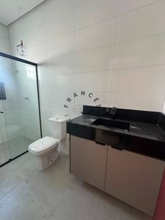 Excelente Casa com Ampla Área de Lazer, 3 quartos, piscina e Vaga para 10 Carros