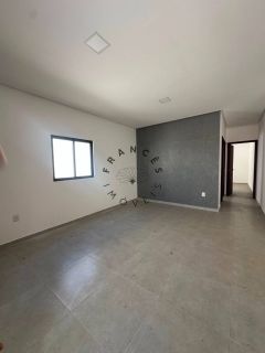 Excelente Casa com Ampla Área de Lazer, 3 quartos, piscina e Vaga para 10 Carros