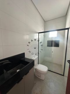 Excelente Casa com Ampla Área de Lazer, 3 quartos, piscina e Vaga para 10 Carros