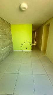 Casa Reformada para Aluguel no Via Mares