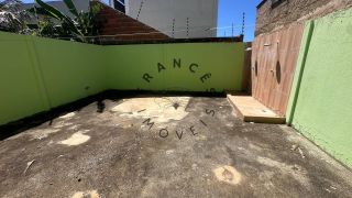 Casa Reformada para Aluguel no Via Mares