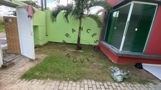 Casa Reformada para Aluguel no Via Mares
