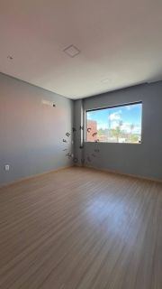 Casa em condomínio com piscina e área de lazer