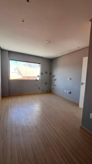 Casa em condomínio com piscina e área de lazer