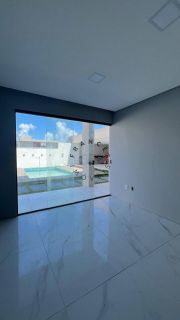 Casa em condomínio com piscina e área de lazer