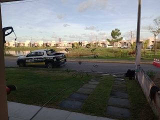 Casa em condomínio fechado com vista para o lago