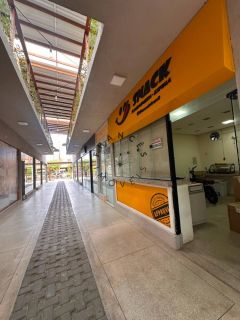 Ponto comercial em galeria na Praia do Francês