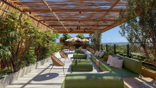 SUNSET RESIDENCE — Viva em sintonia com o mar