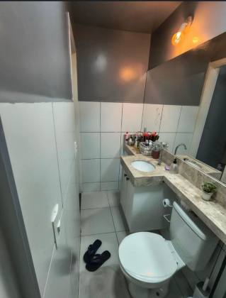 Casa Reformada à Venda no Condomínio Lagos do Francês