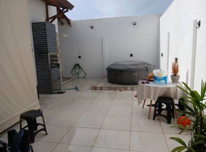 Casa Reformada à Venda no Condomínio Lagos do Francês