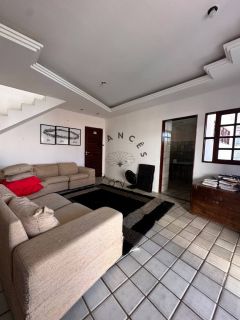 Casa Espaçosa com Área de Lazer Completa na Praia do Francês