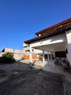 Casa Espaçosa com Área de Lazer Completa na Praia do Francês