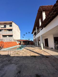 Casa Espaçosa com Área de Lazer Completa na Praia do Francês
