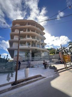 Lojas Comerciais no Edifício Zoe | La Rue – Praia do Francês