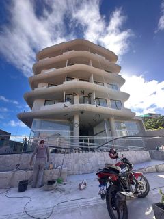 Lojas Comerciais no Edifício Zoe | La Rue – Praia do Francês
