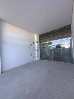 Lojas Comerciais no Edifício Zoe | La Rue – Praia do Francês