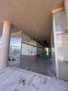 Lojas Comerciais no Edifício Zoe | La Rue – Praia do Francês