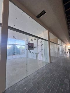 Lojas Comerciais no Edifício Zoe | La Rue – Praia do Francês
