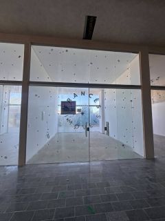Lojas Comerciais no Edifício Zoe | La Rue – Praia do Francês