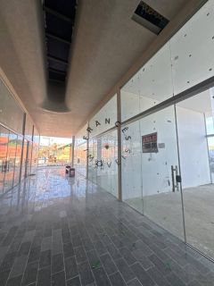 Lojas Comerciais no Edifício Zoe | La Rue – Praia do Francês